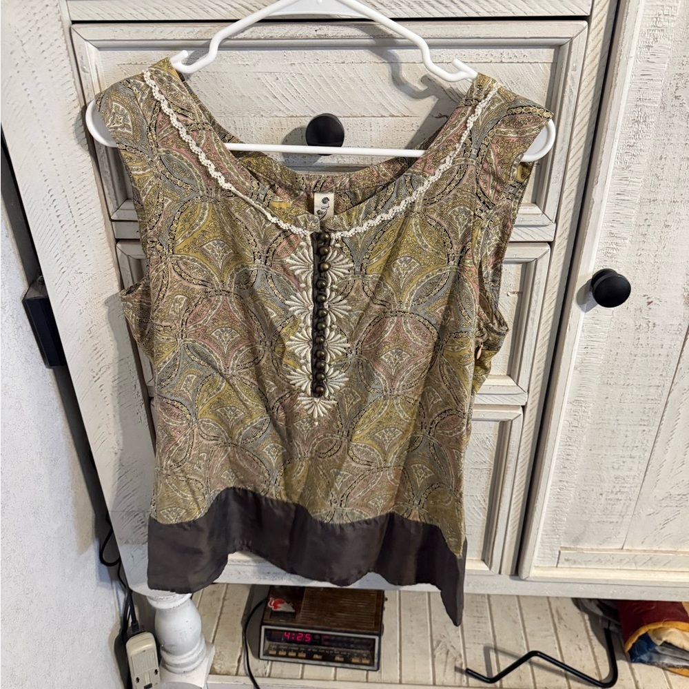 Floreat Multicolor Patterned Blouse With Lace Trim - image 1